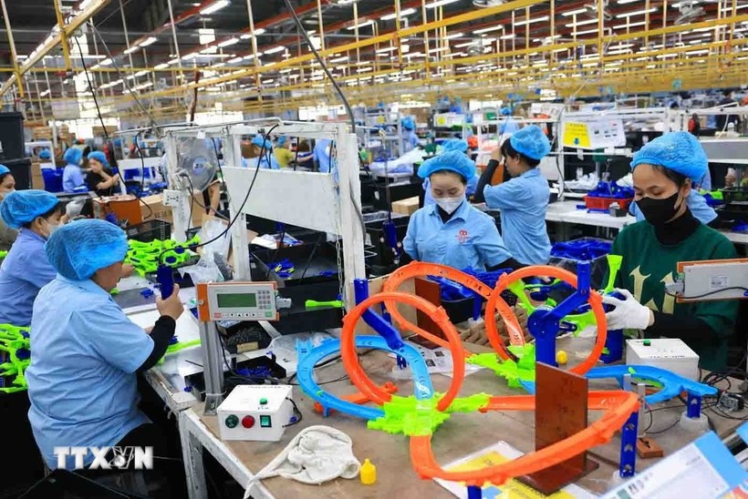 La Sarl Billion Max Vietnam, société à capitaux 100 % hongkongais (Chine), fabrique des jouets pour enfants destinés à l'exportation vers les États-Unis, la France et le Chili. Photo : VNA