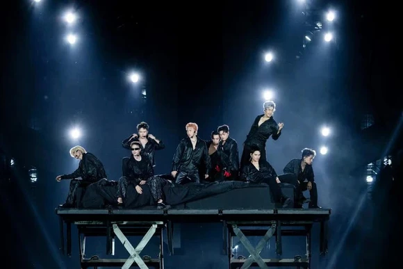 Un numéro d'un programme artistique. Photo d'internet