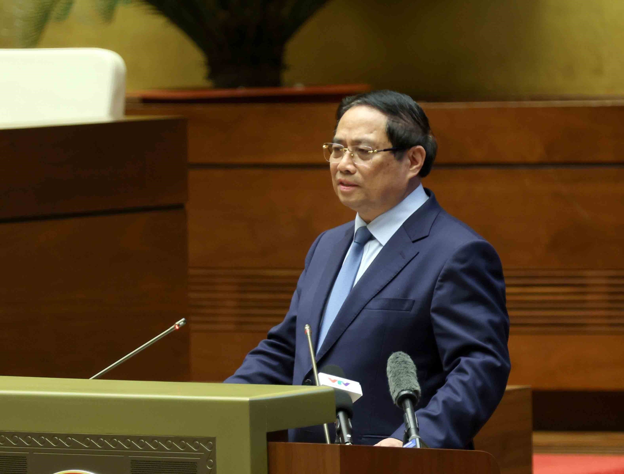 Le Premier ministre Pham Minh Chinh à la conférence. Photo: VNA vna-potal-hoi-nghi-toan-quoc-quan-triet-trien-khai-thuc-hien-4-nghi-quyet-cua-bo-chinh-tri-8277299.jpg