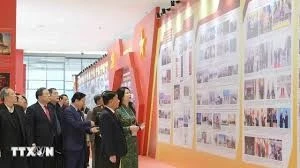 Exposition photographique de la VNA: Le rôle du Parti dans la transition vers une nouvelle ère