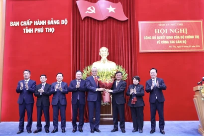 Pham Dai Duong, membre du Comité central du Parti et chef adjoint de la Commission centrale des politiques et des stratégies du Parti, est désigné secrétaire du Comité provincial du Parti de Phu Tho pour le mandat 2025-2030. Photo: VNA
