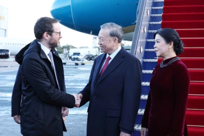 Le secrétaire général du Parti entame une visite officielle au Royaume-Uni