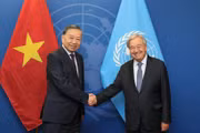 Le secrétaire général du Parti et président vietnamien To Lam (gauche) et le secrétaire général de l'ONU, Antonio Guterres. Photo: VNA