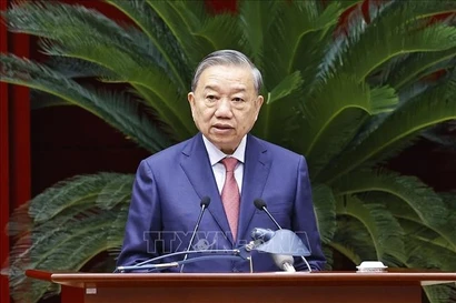 Le secrétaire général du Comité central du Parti, Tô Lâm, s'exprime lors de l'ouverture de ce Plénum. Photo: VNA