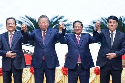 De gauche à droite: Le president de l'Assemblée nationale Trân Thanh Mân, le secrétaire général du Parti Tô Lâm, le Premier ministre Pham Minh Chinh et le président de la République Luong Cuong. Photo: VNA
