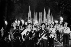 En mai 1964, le mouvement « Trois dispositions » est lancé parmi la jeunesse de la capitale avant de s'étendre à tout le Nord, contribuant de manière décisive à la victoire de la résistance anti-américaine pour le salut national. Photo : VNA