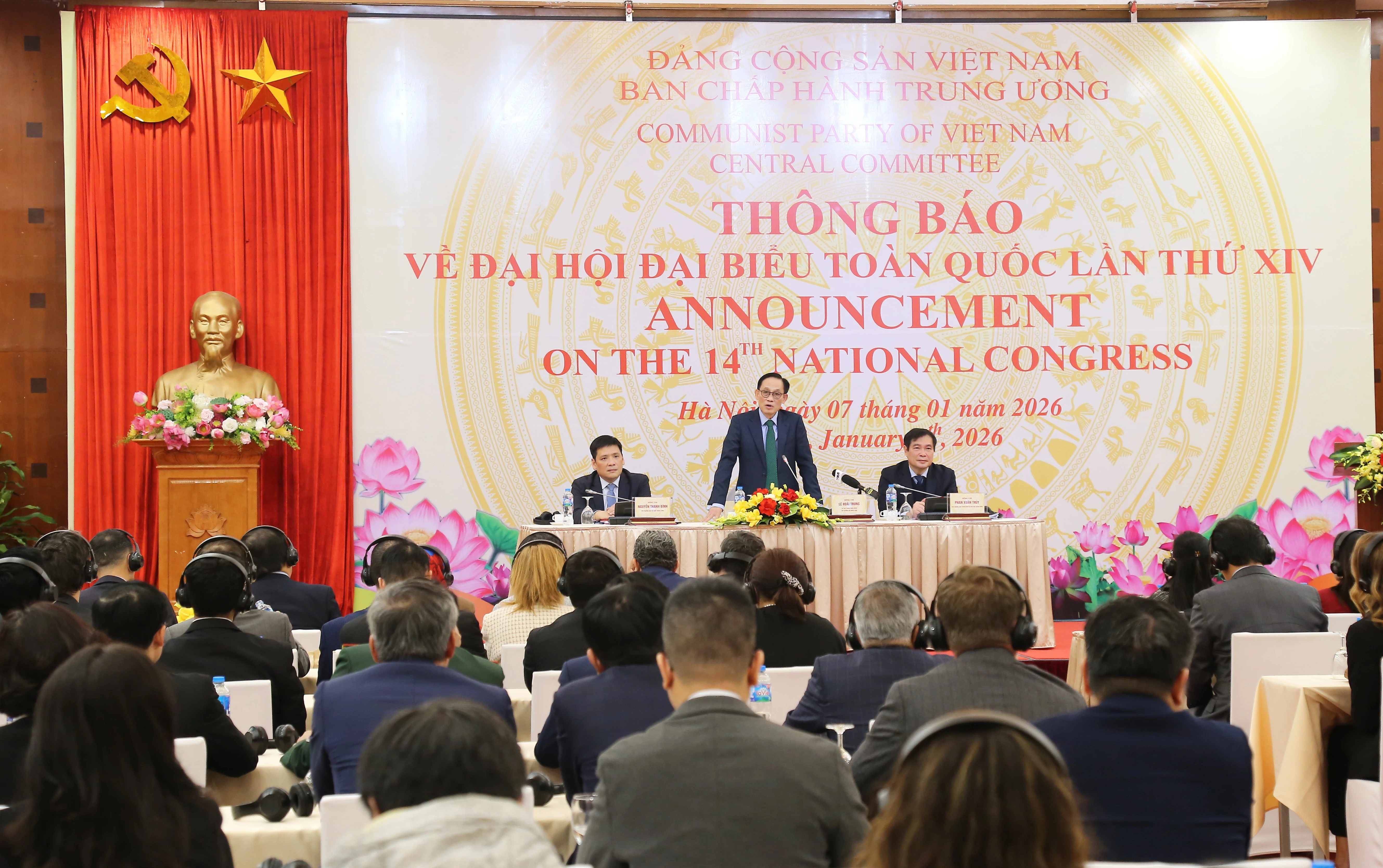 Le Hoai Trung, secrétaire du Comité central du Parti et ministre des Affaires étrangères, s'exprime lors de l'événement. Photo: ministère des Affaires étrangères