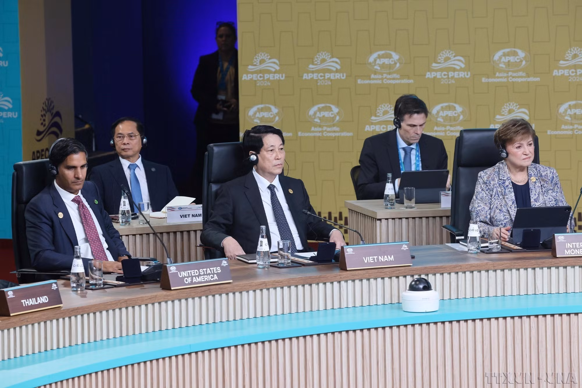apec-9.jpg