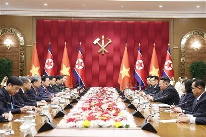 Entretien à Pyongyang entre le secrétaire général du Parti communiste du Vietnam, To Lam et le secrétaire général du Parti du travail de Corée et président de la Commission des affaires d’État de la RPDC, Kim Jong Un. Photo : VNA