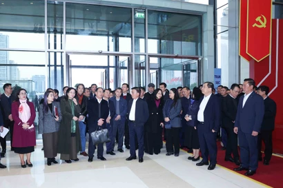 Le permanent du Secrétariat Tran Cam Tu au Centre national des conférences de Hanoï. Photo : VNA