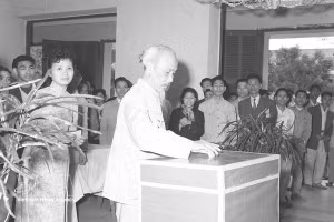 L’exemple civique de Hô Chi Minh lors des premières élections vietnamiennes en 1946