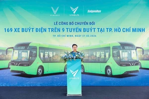 Ho Chi Minh-Ville accélère la transition verte avec 169 bus électriques mis en service