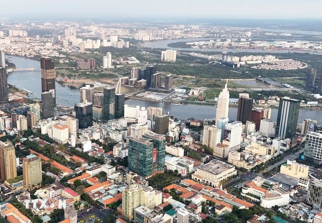 Le centre-ville de Hô Chi Minh-Ville et la péninsule de Thu Thiem, appelée à accueillir le Centre financier international de la ville. Photo . VNA