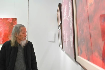 À Hanoï, l’eau et la couleur racontent une histoire