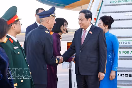 Le président de l’Assemblée nationale du Vietnam, Tran Thanh Man est arrivé à Rome, marquant le début de sa visite officielle en Italie du 11 au 15 avril. Photo : VNA