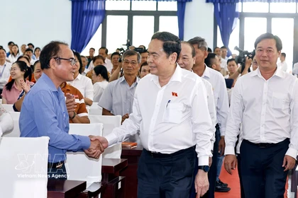 Le président de l'Assemblée nationale, Tran Thanh Man, rencontre des électeurs de Hô Chi Minh-Ville. (Photo : VNA)