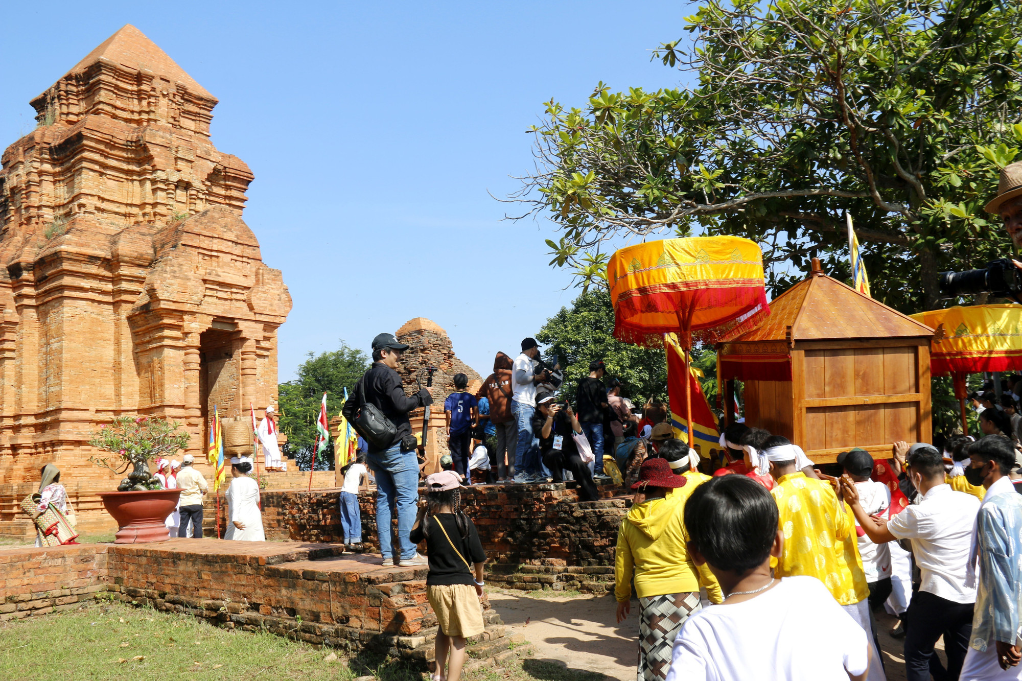 Les tours Pô Sah Inư s’imposent comme une étape culturelle incontournable pour quiconque explore le littoral de la province de Lâm Dông. Photo : VNA anh-6-avatar.jpg