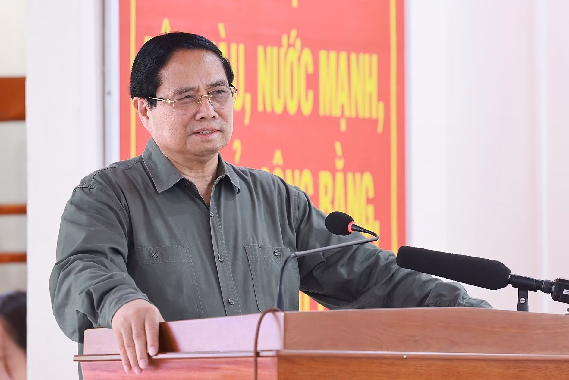 vna-potal-thu-tuong-du-ngay-hoi-dai-doan-ket-toan-dan-toc-tai-xa-de-gi-gia-lai-8404734.jpg