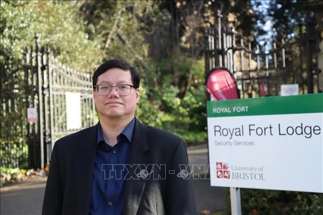 Le Dr Hô Quôc Tuân, maître de conférences senior à l’Université de Bristol. Photo : VNA