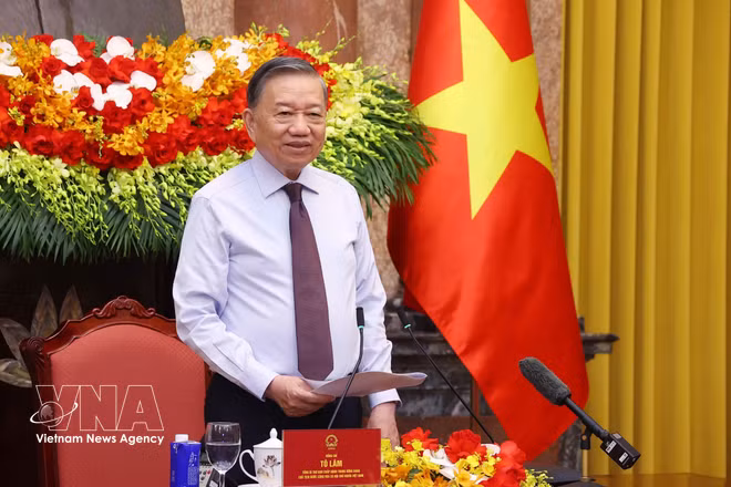Le secrétaire général du Parti et président de la République, To Lam, s'exprime à la rencontre. Photo: VNA