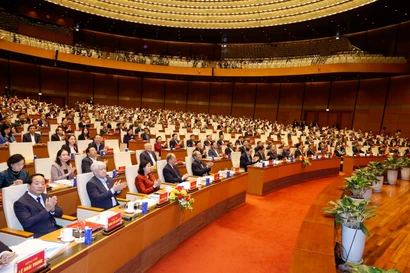 Les délégués présents dans la salle Dien Hong de l’Assemblée nationale. Photo: VNA