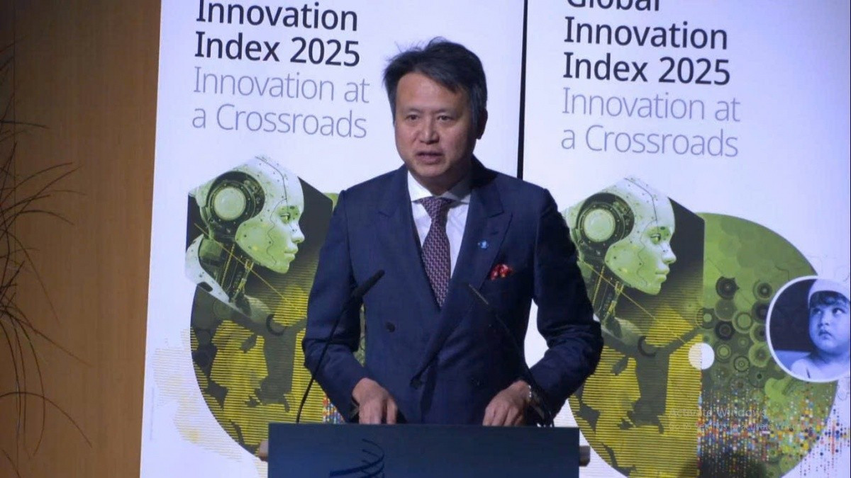 Daren Tang, directeur général de l’OMPI, lors de la cérémonie de publication du Rapport sur l’Indice mondial de l’innovation 2025. Photo: thoibaonganhang.vn z7018490434917-080f7950c8c528fa69990bf4e3964d2620250916192353.jpg