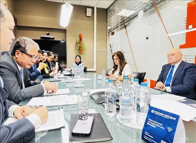 La rencontre entre les deux parties. Photo: VNA
