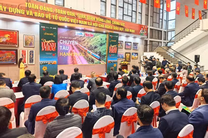 Le "Train du Bonheur" contribue à promouvoir l'image et le tourisme du Vietnam