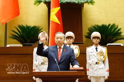 Le président de la République socialiste du Vietnam, To Lam, prête serment. Photo : VNA