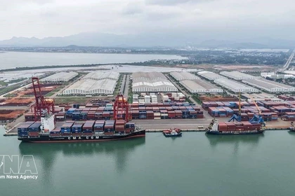 Le port international de Chu Lai est un centre logistique important dans la région des Hauts Plateaux du Centre. Photo : VNA 