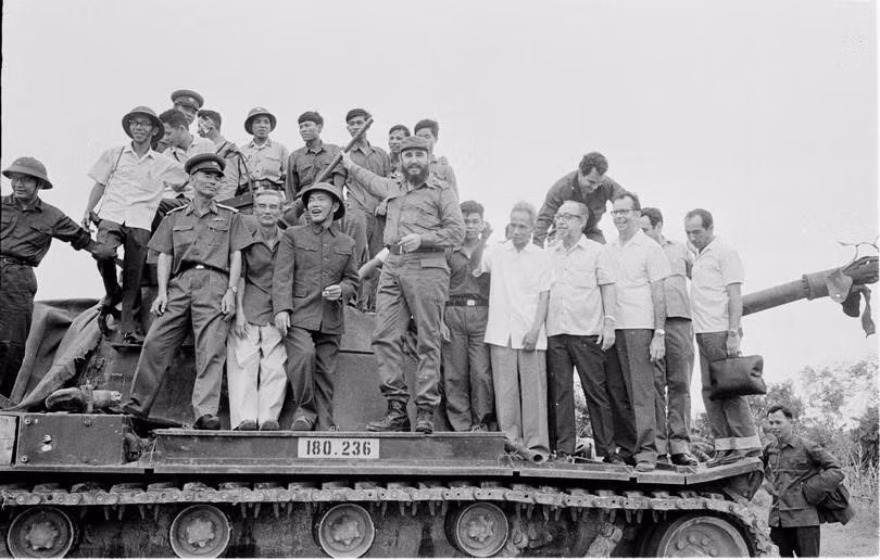 04-65-nam-quan-he-vn-cuba.jpg
