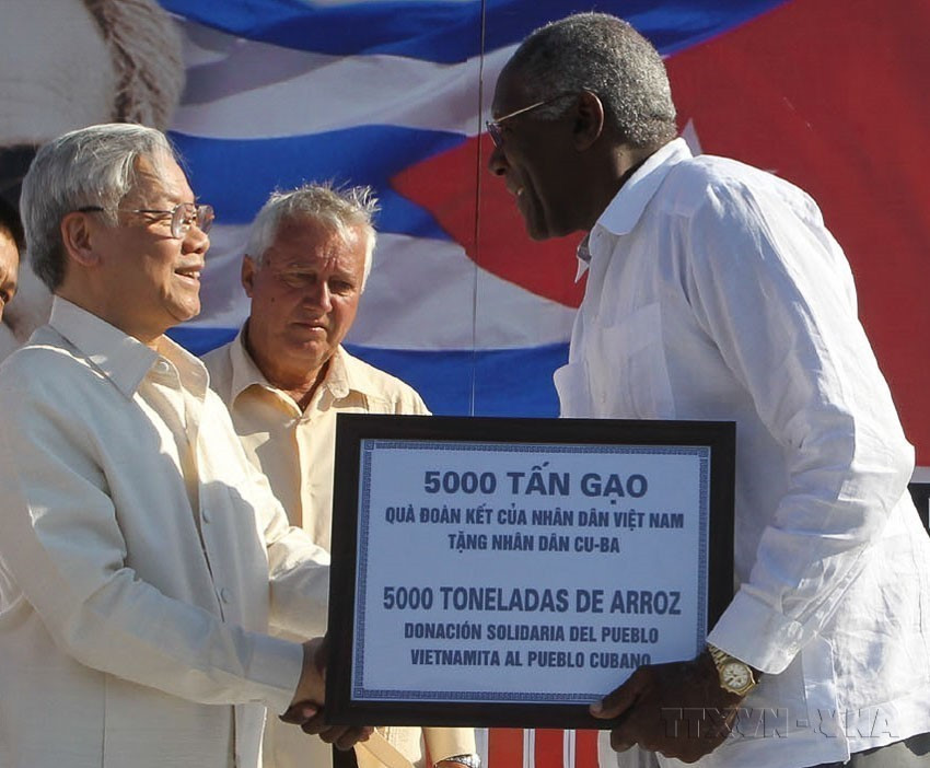 12-65-nam-quan-he-vn-cuba.jpg