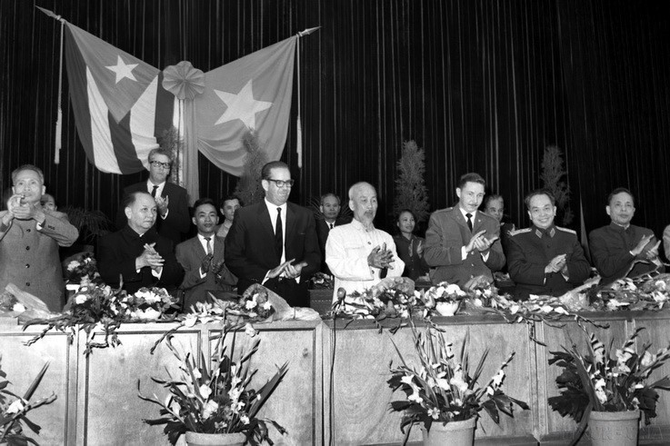 01-65-nam-quan-he-viet-nam-cuba.jpg