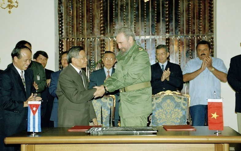 07-65-nam-quan-he-vn-cuba.jpg