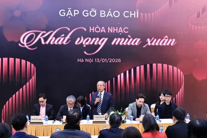 Le docteur Nguyen Van Than s'exprime à la confétence de presse. Photo: VNA