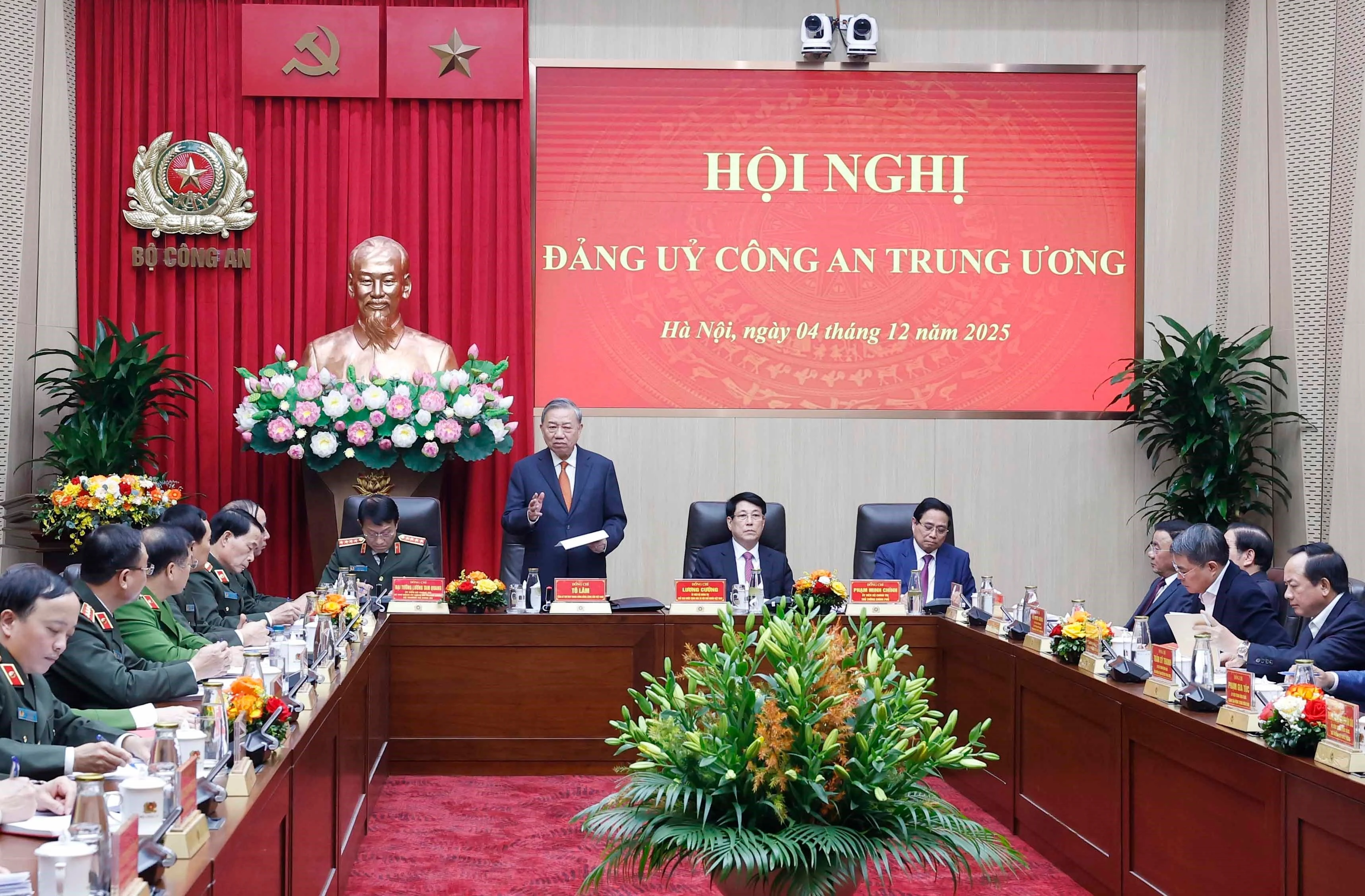 Le secrétaire général du Parti communiste du Vietnam, Tô Lâm, prend la parole lors de la réunion. Photo : VNA