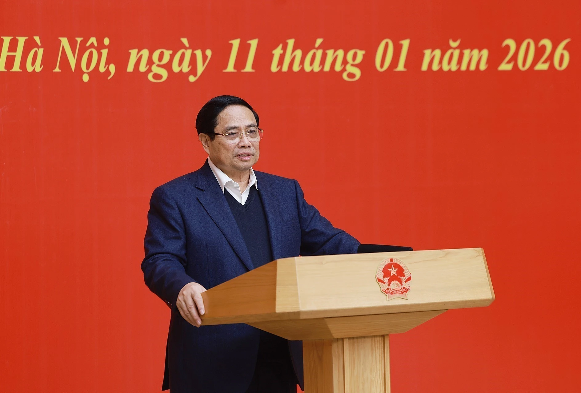 Le Premier ministre Pham Minh Chinh, également membre du Bureau politique, secrétaire du Comité du Parti du gouvernement, préside la conférence. Photo: VNA