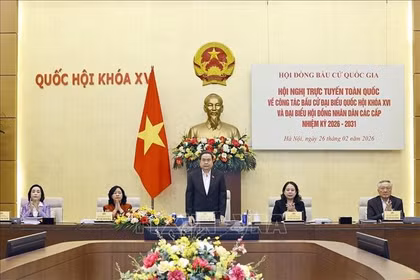 Tran Thanh Man, président de l’Assemblée nationale et du Conseil électoral national, préside cette conférence. Photo: VNA