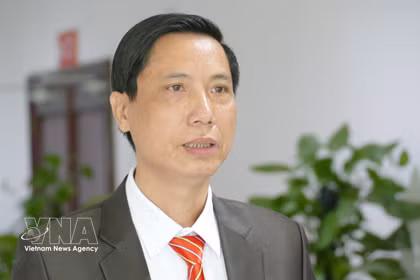 Le Van Thuy, vice-président de l’Association générale des Vietnamiens au Laos, répond à une interview de la VNA. Photo: VNA