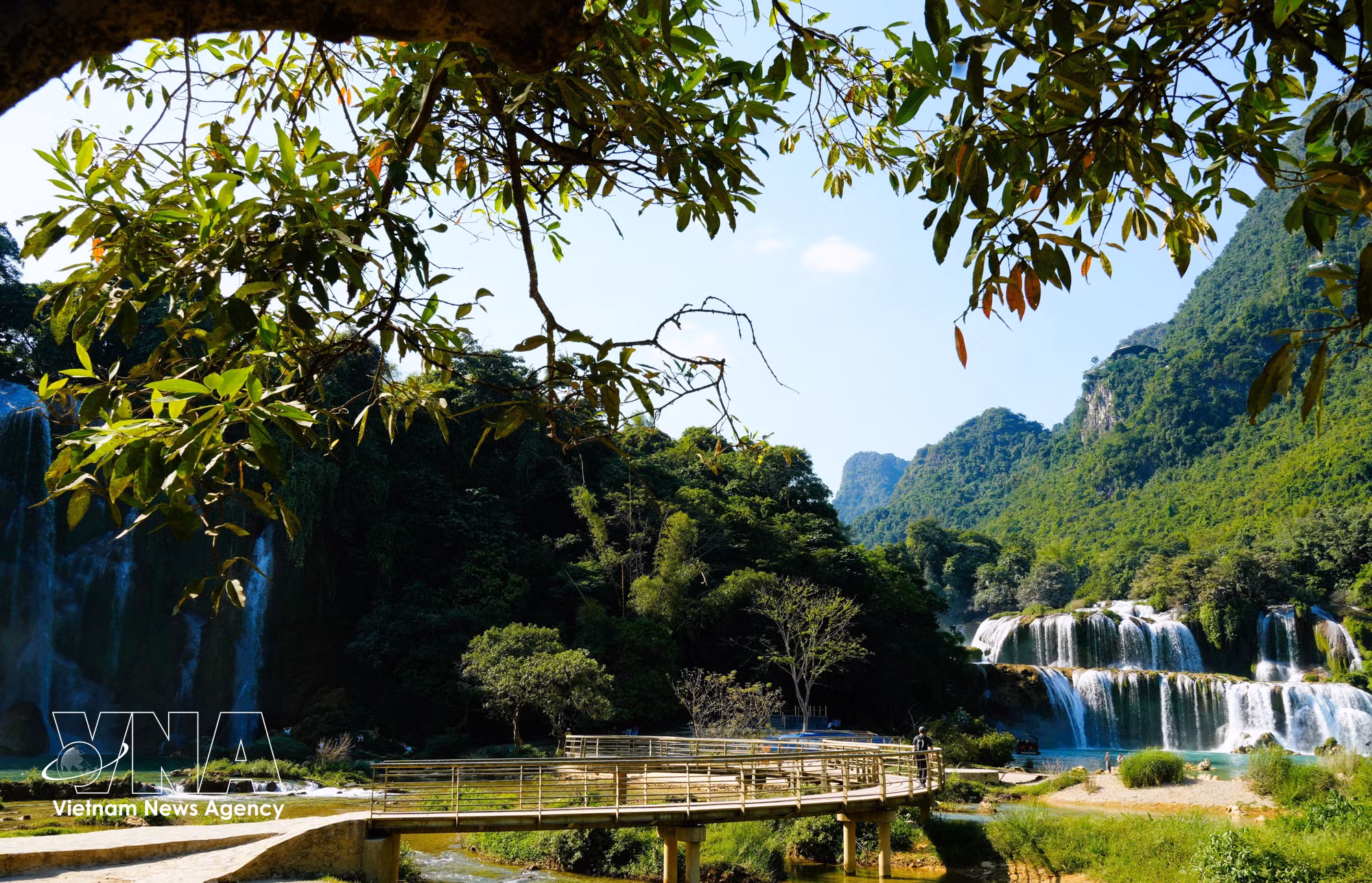 vnanet_08-thac-ban-gioc-ban-hung-ca-non-nuoc-cao-bang.jpg