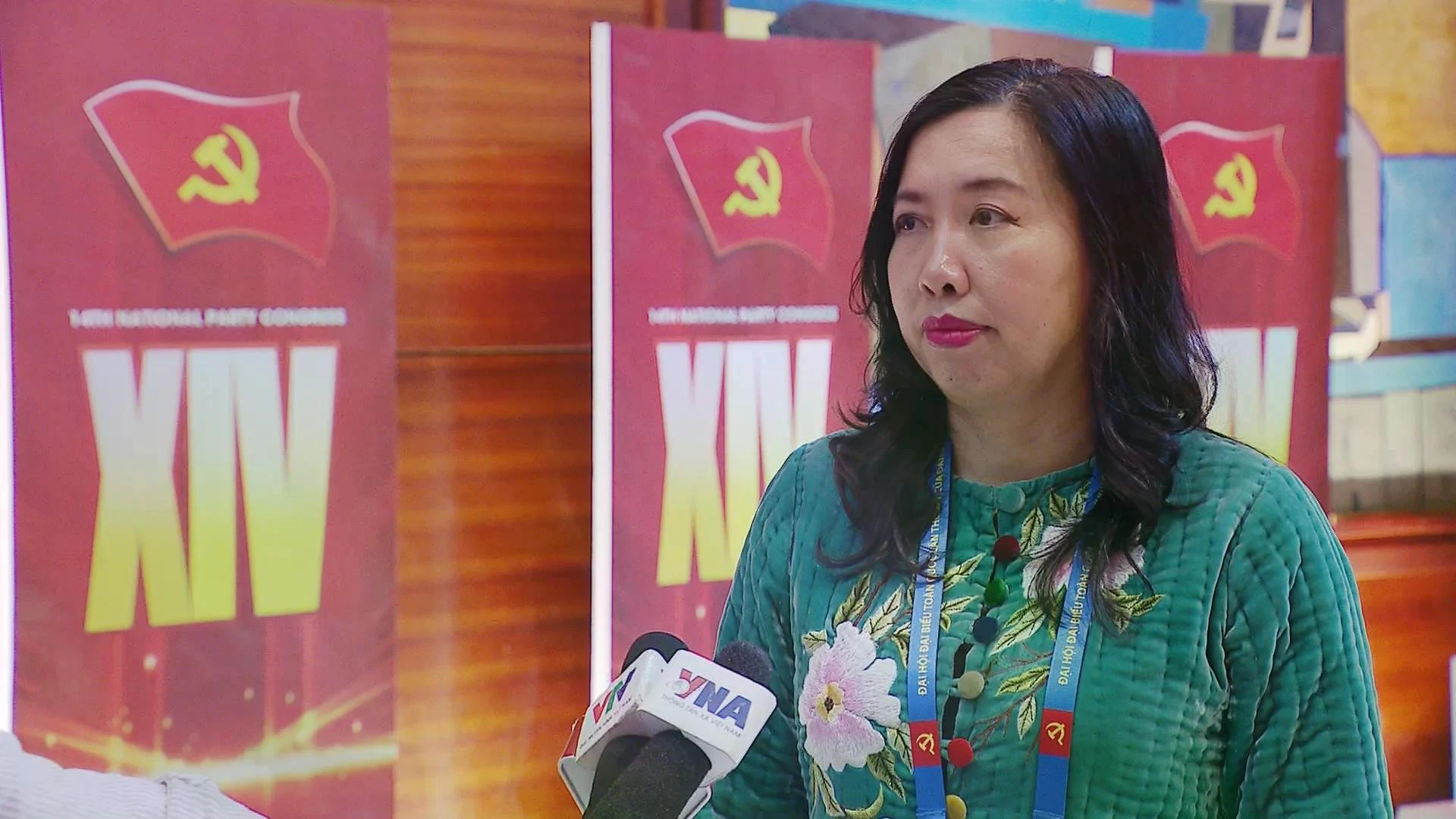 La vice-ministre des Affaires étrangères, Le Thi Thu Hang répond à presse, en marge 14ᵉ Congrès national du Parti. Photo: VNA