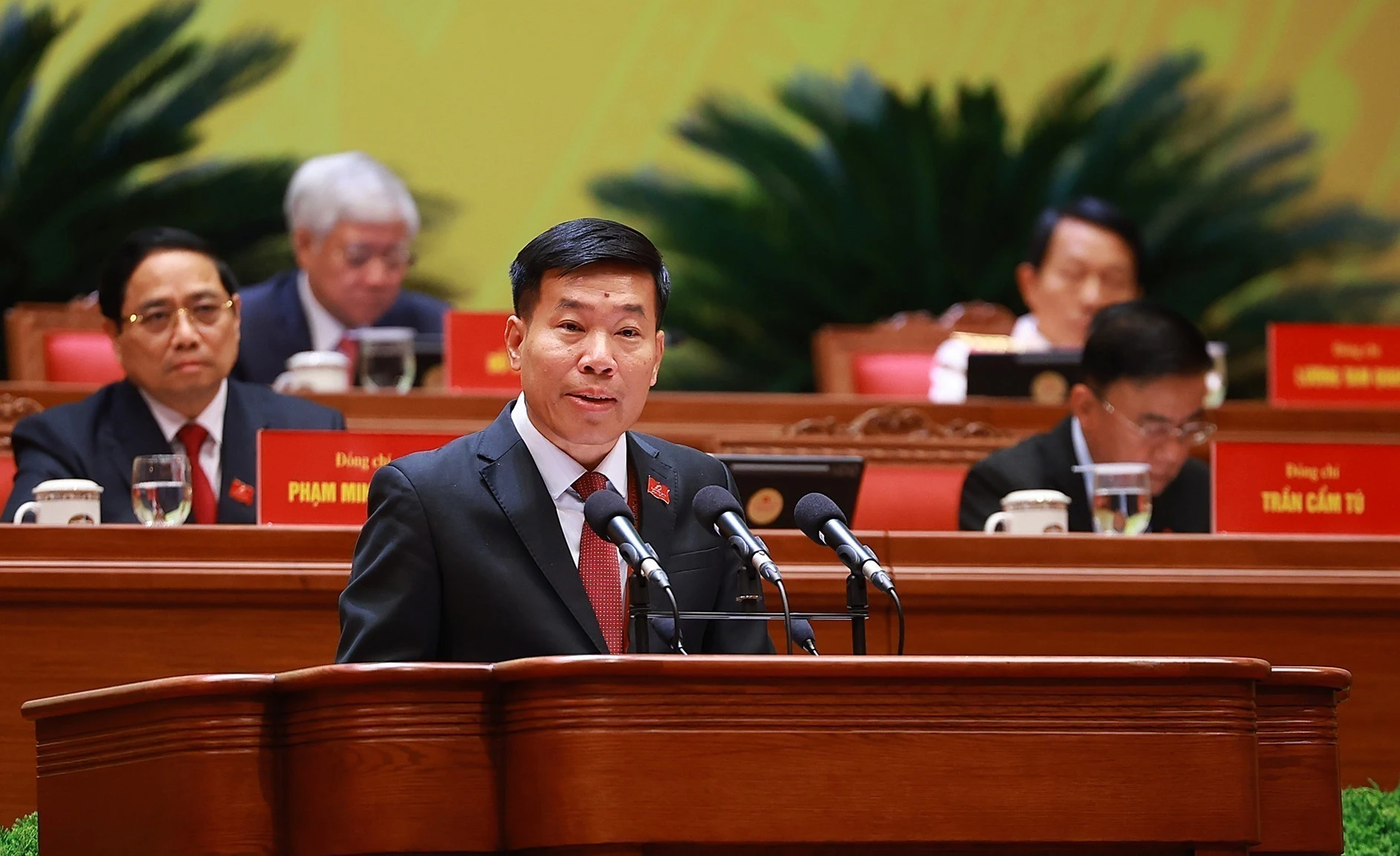 Nguyen Manh Cuong, membre du Comité central du Parti, secrétaire adjoint permanent du Comité du Parti et vice-ministre des Affaires étrangères. Photo: VNA