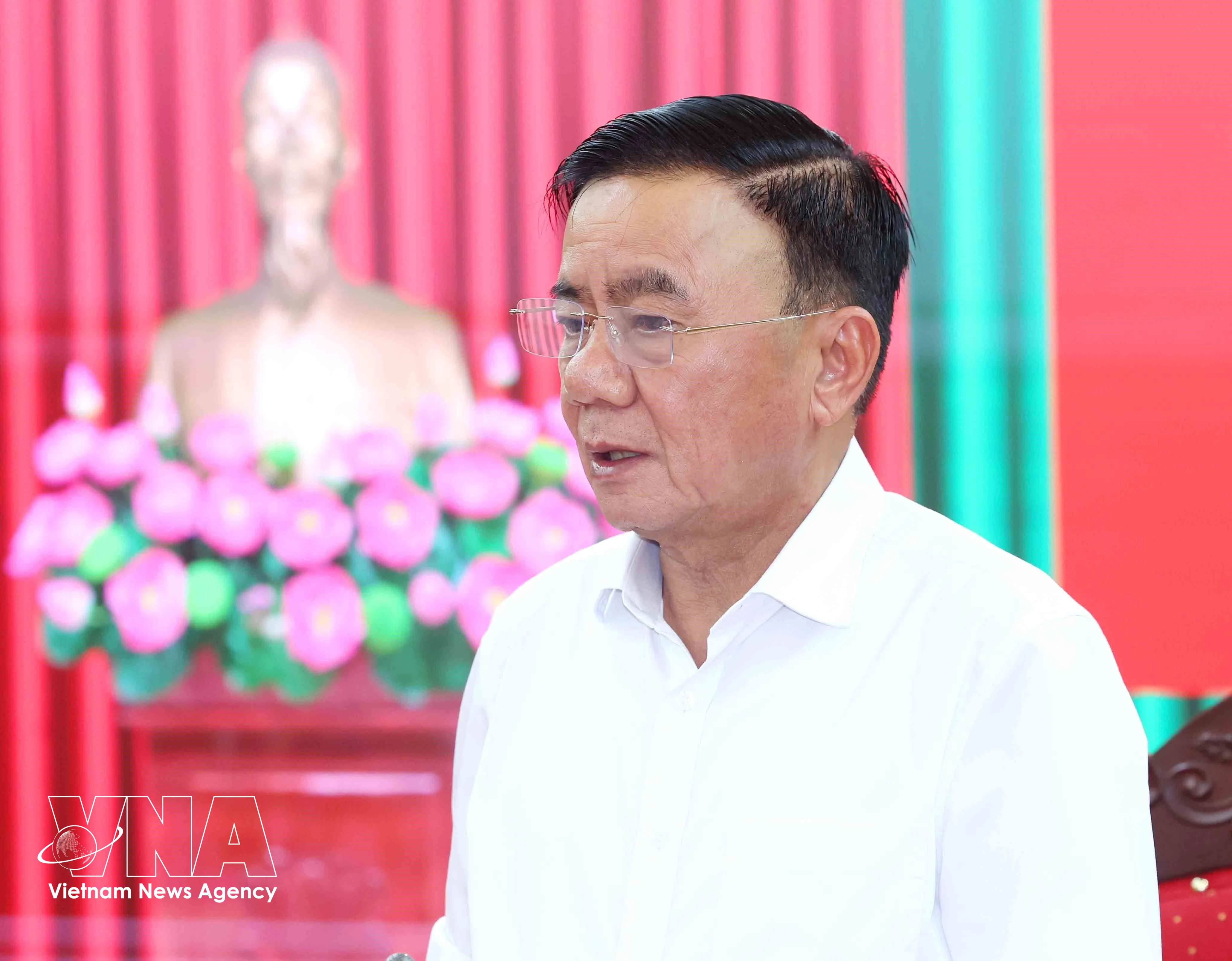 Tran Cam Tu, membre du Bureau politique et permanent du Secrétariat du Parti, s'exprime. Photo: VNA
