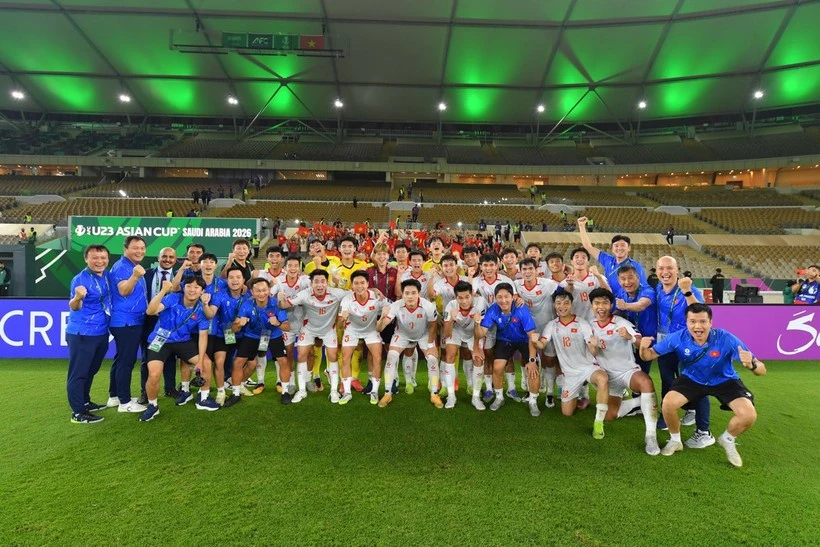 L'équipe féminine de football du Vietnam. Photo : VFF