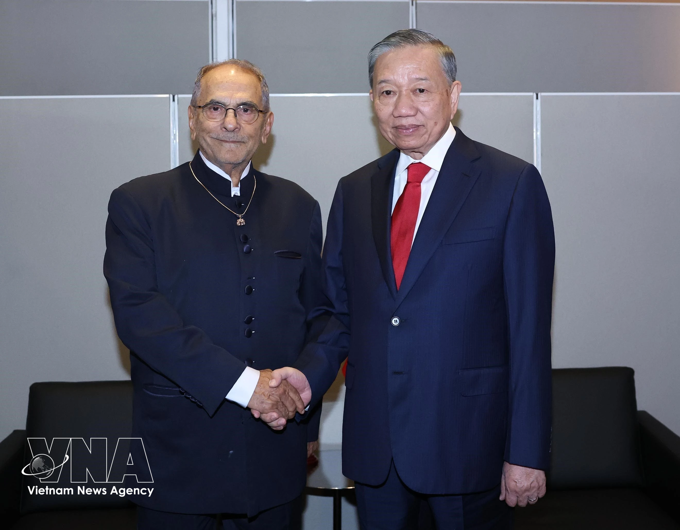 Le secrétaire général du Parti communiste du Vietnam (PCV) et président vietnamien, To Lam (droite), rencontre le résident du Timor-Leste, José Ramos-Horta. Photo: VNA
