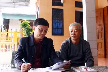 Ces jours-ci, l’atmosphère de préparation aux élections des députés de l’Assemblée nationale de la 16ᵉ législature e diffuse largement dans les communes et quartiers côtiers de la province de Quang Tri. Photo : VNA