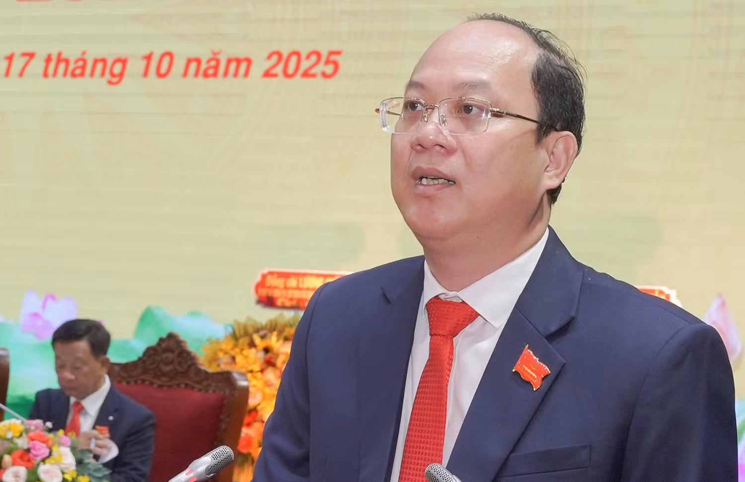 bi-thu-nguyen-ho-hai-1002-1081-1.jpg