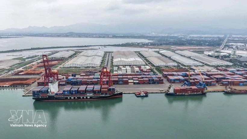 Le port international de Chu Lai est un centre logistique important dans la région des Hauts Plateaux du Centre. Photo : VNA 