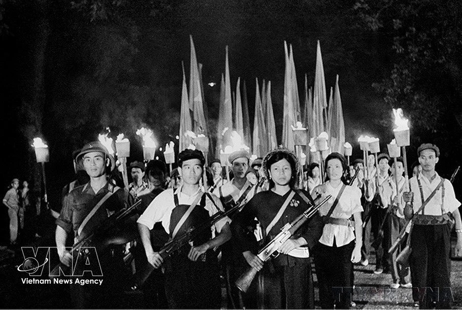 En mai 1964, le mouvement « Trois dispositions » est lancé parmi la jeunesse de la capitale avant de s'étendre à tout le Nord, contribuant de manière décisive à la victoire de la résistance anti-américaine pour le salut national. Photo : VNA