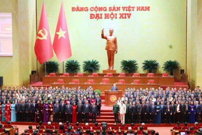 Des membres du Comité central du Parti du 14e mandat. Photo: VNA